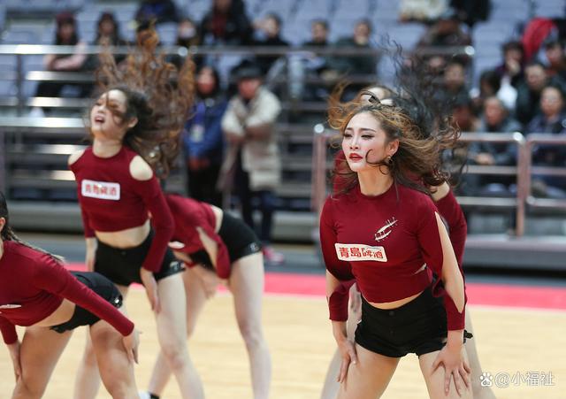 科维托娃迎来十赛季高光表现，中国队球迷沸腾！